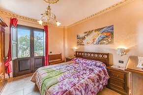 Beautiful Apt With Seaview Terrace