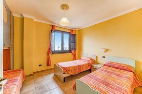 Beautiful Apt With Seaview Terrace