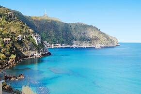 Beautiful Apt With Seaview Terrace