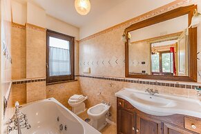 Beautiful Apt With Seaview Terrace