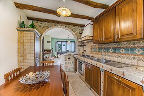 Beautiful Apt With Seaview Terrace