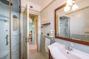 Beautiful Apt With Seaview Terrace