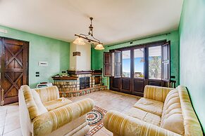 Beautiful Apt With Seaview Terrace