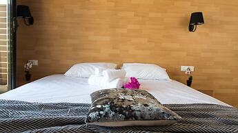 Ampelia Seaside Resort by Estia