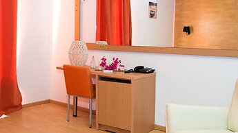 Ampelia Seaside Resort by Estia