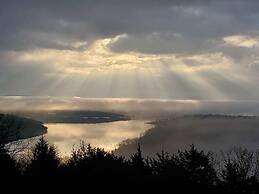 Stunning Lakeview Retreat 5 Bedroom Residence by RedAwning