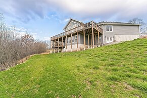 Stunning Lakeview Retreat 5 Bedroom Residence by RedAwning