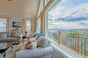 Stunning Lakeview Retreat 5 Bedroom Residence by RedAwning