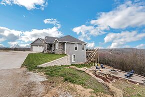 Stunning Lakeview Retreat 5 Bedroom Residence by RedAwning