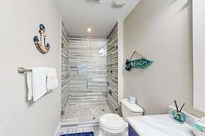 Casa Bella 5 Bedroom Home by RedAwning