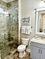 Casa Bella 5 Bedroom Home by RedAwning