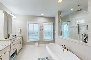 Casa Bella 5 Bedroom Home by RedAwning