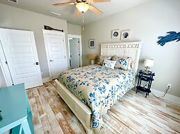 Casa Bella 5 Bedroom Home by RedAwning