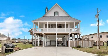 The Sandcastle 4 Bedroom Home by RedAwning