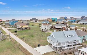 The Sandcastle 4 Bedroom Home by RedAwning