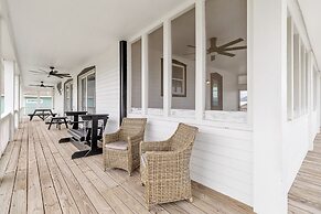 The Sandcastle 4 Bedroom Home by RedAwning