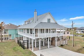 The Sandcastle 4 Bedroom Home by RedAwning