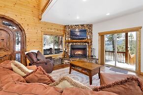 2261-cozy Lakeview Hideaway 4 Bedroom Chalet by RedAwning