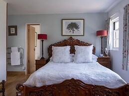 Wisteria Suite