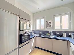 Modern Apartment 20 m from the Sea