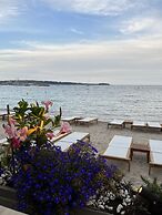 Modern Apartment 20 m from the Sea