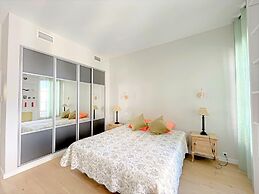 Modern Apartment 20 m from the Sea