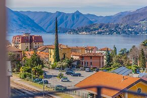 Flower House With Lake View by Wonderful Italy