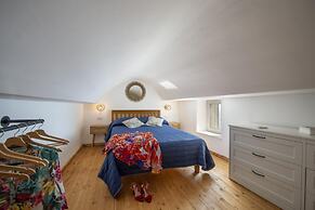 Casa Madonna Del Mare- Villa With sea View a few Steps From the Beach