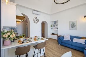 Casa Madonna Del Mare- Villa With sea View a few Steps From the Beach