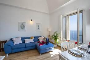 Casa Madonna Del Mare- Villa With sea View a few Steps From the Beach