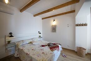 Casa Madonna Del Mare- Villa With sea View a few Steps From the Beach