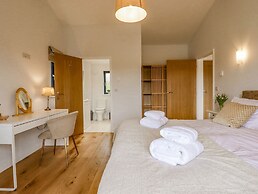 Woodpecker Lodge