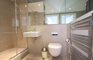 Central London 2-bed Apartment