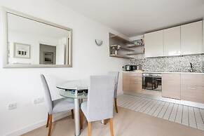 Central London 2-bed Apartment