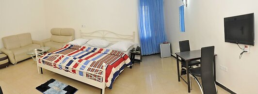 De Castle Luxury Home