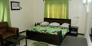 De Castle Luxury Home
