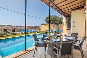 Ta Rozarja Maisonette With Private Pool