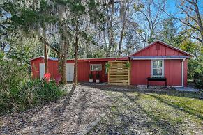Little Palm Hideaway Cottage