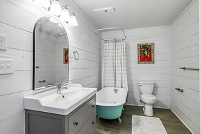 Little Palm Hideaway Cottage