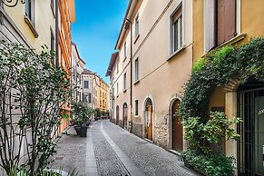 Il Lago 2 13 by Wonderful Italy