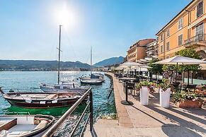 Il Lago 2 13 by Wonderful Italy