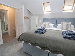 1 Golf Links Cottages