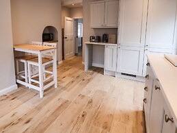 2 Golf Links Cottages