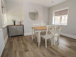 2 Golf Links Cottages