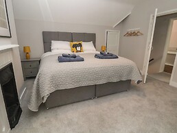 2 Golf Links Cottages