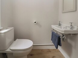 2 Golf Links Cottages