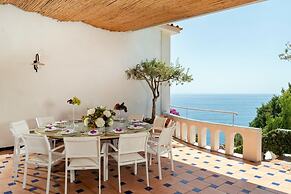 Villa Bijoux - Luxury Villa Sea View