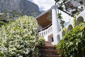 Villa Bijoux - Luxury Villa Sea View