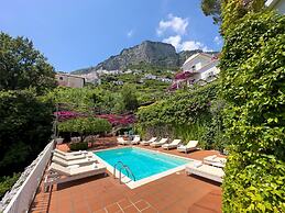 Villa Bijoux - Luxury Villa Sea View