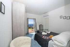 Villa Ecuba - Villa for Groups in a Strategic Position